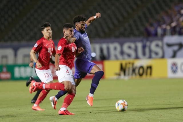 费尔德32分北控险胜深圳总分1-1 廖三宁20+10